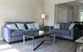 Charming 3-Bedroom House Scenic&Close To Downtown